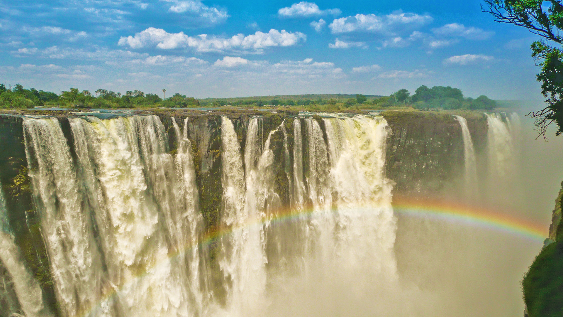 Experience the spectacular Victoria Falls!